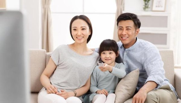 北京正规的股票配资公司 父母的榜样作用：无声的教育影响力